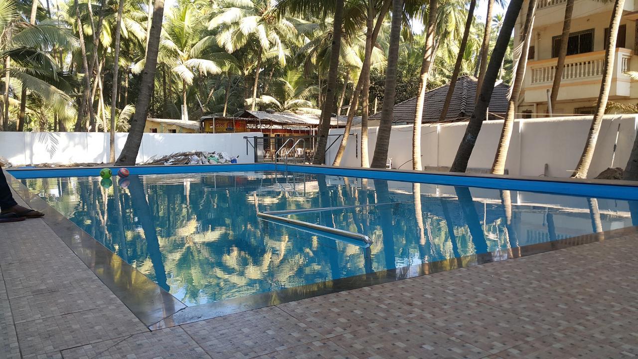Hotel Murud Marina Exterior foto